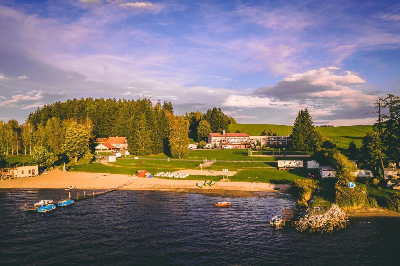 Hotel Racek Černá v Pošumaví Exterior foto